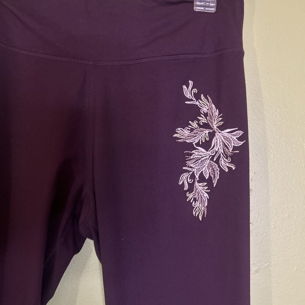 Betsy Johnson Performance Leggings capri purple embellished pull on size XL - Picture 3 of 12